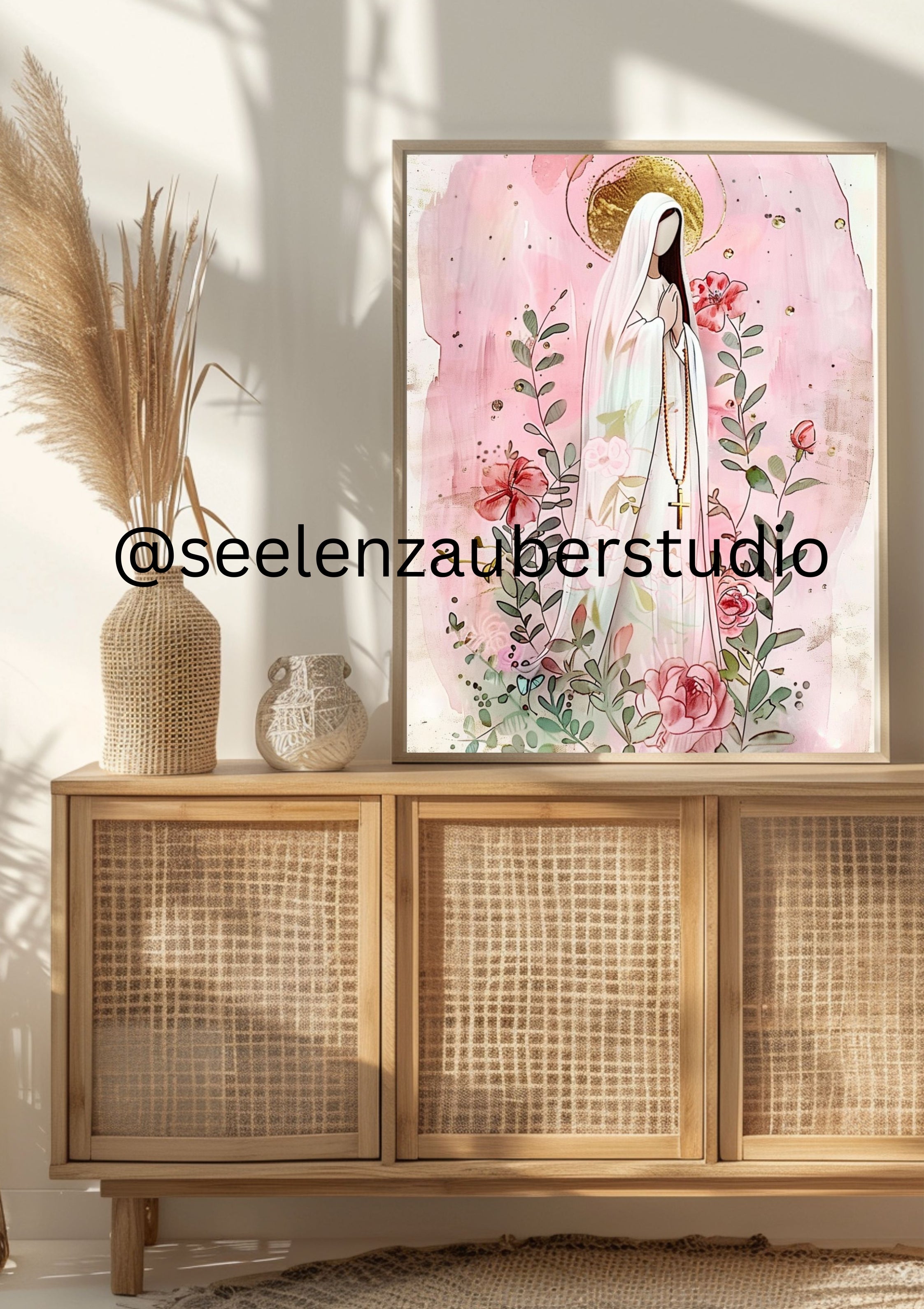 Marien Poster Rosa – Jungfrau Maria Illustration mit Blumen  Gold – Christliche Wandkunst – Spirituelles Geschenk – Katholische Deko